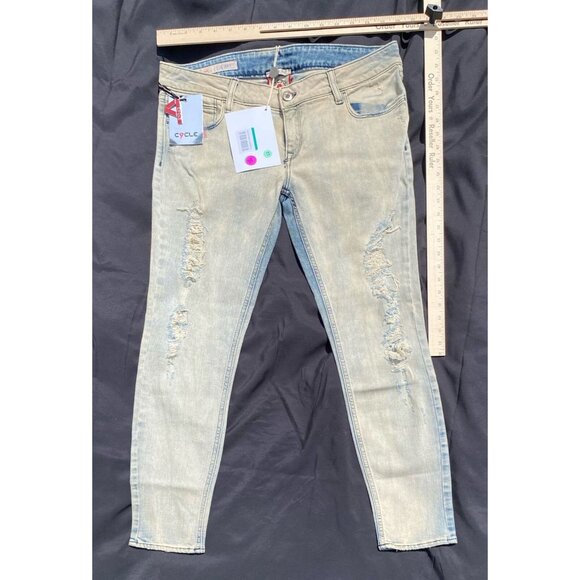 Cycle Denim Skinny Light Blue Wash Women's Jeans 31 NWT - Picture 2 of 5